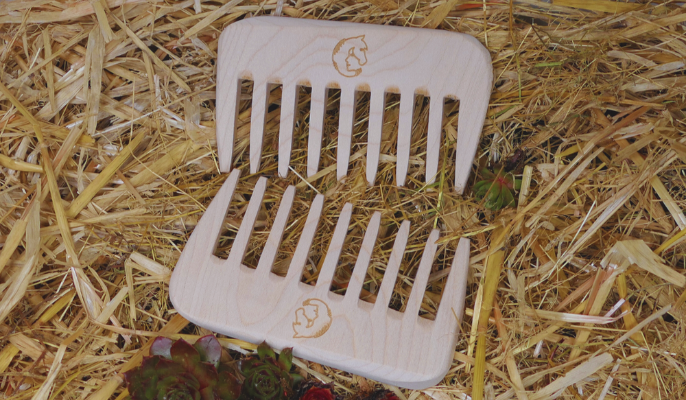 Energy comb for horses - maple wood
