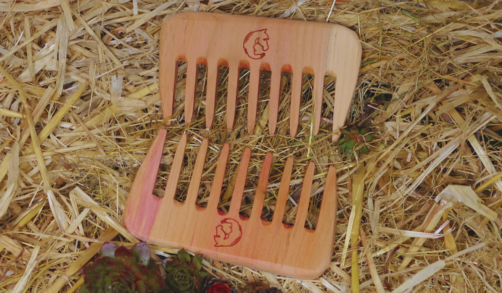 Energy comb for horses - plum wood